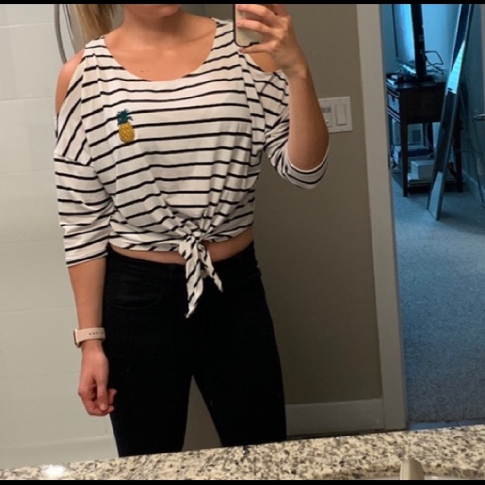 Open shoulder top